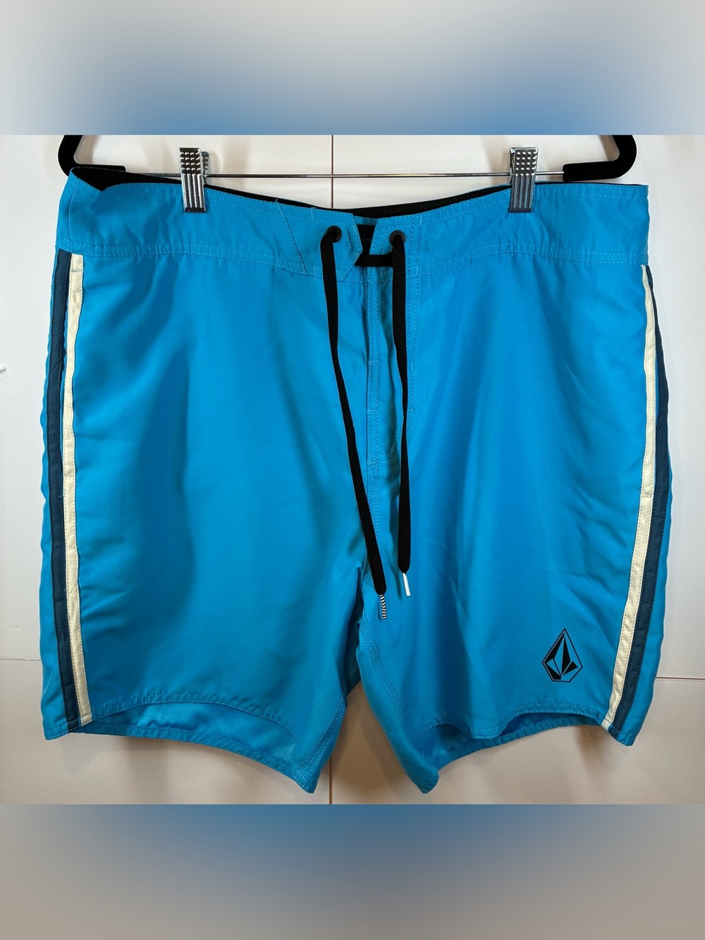 Volcom Men’s Blue Board Shorts Swim Trunks Size 36 Surf Beach